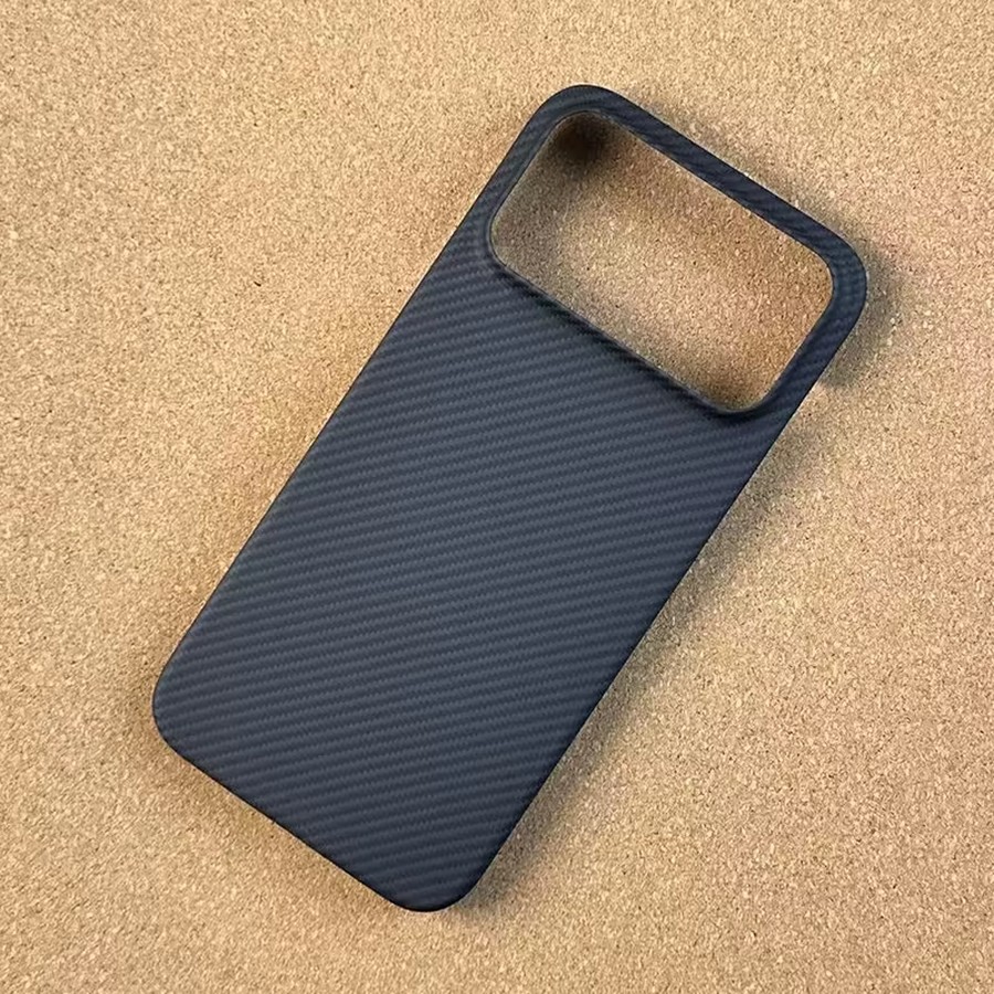 ���������� ��� ������� �����: ����������� �������� Gabbeen Carbon � Magsafe Magnetic ��� Apple iPhone 17 Pro/18 Pro ������