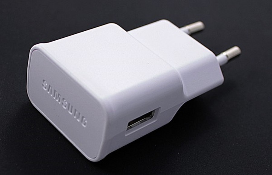 Аксессуары для сотовых оптом: Сетевой адаптер (быстрая зарядка) USB разъем для Samsung 5V AAA белый