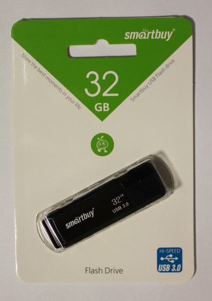 Аксессуары для сотовых оптом: SmartBuy 32 Гб USB 2.0 Drive черный/белый